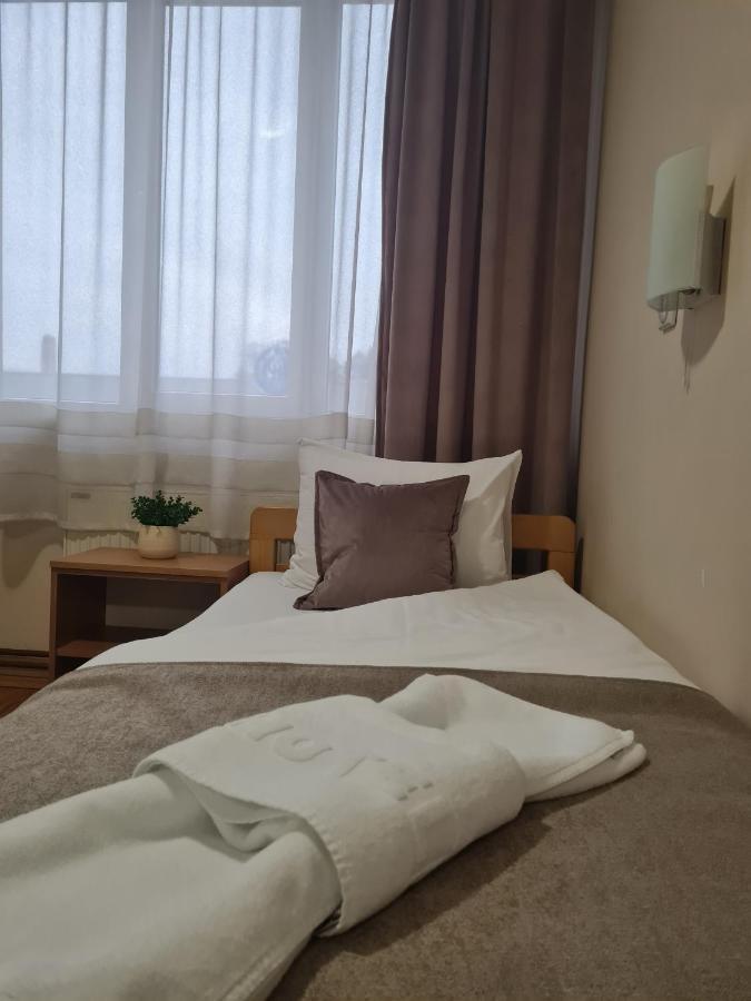 Garni Hotel Alma Pirot Eksteriør bilde