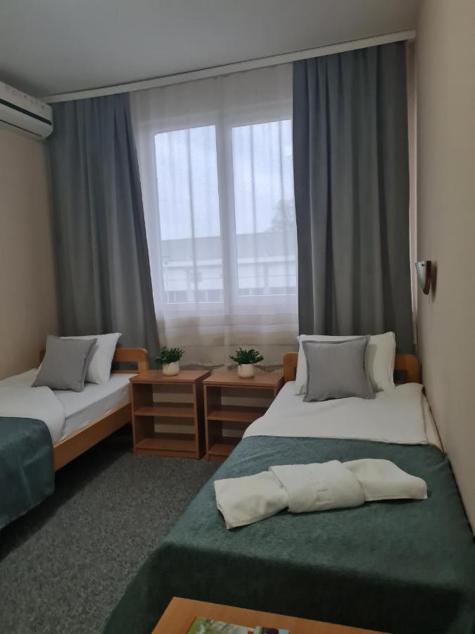 Garni Hotel Alma Pirot Eksteriør bilde