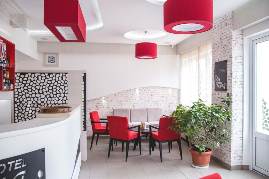 Garni Hotel Alma Pirot Eksteriør bilde