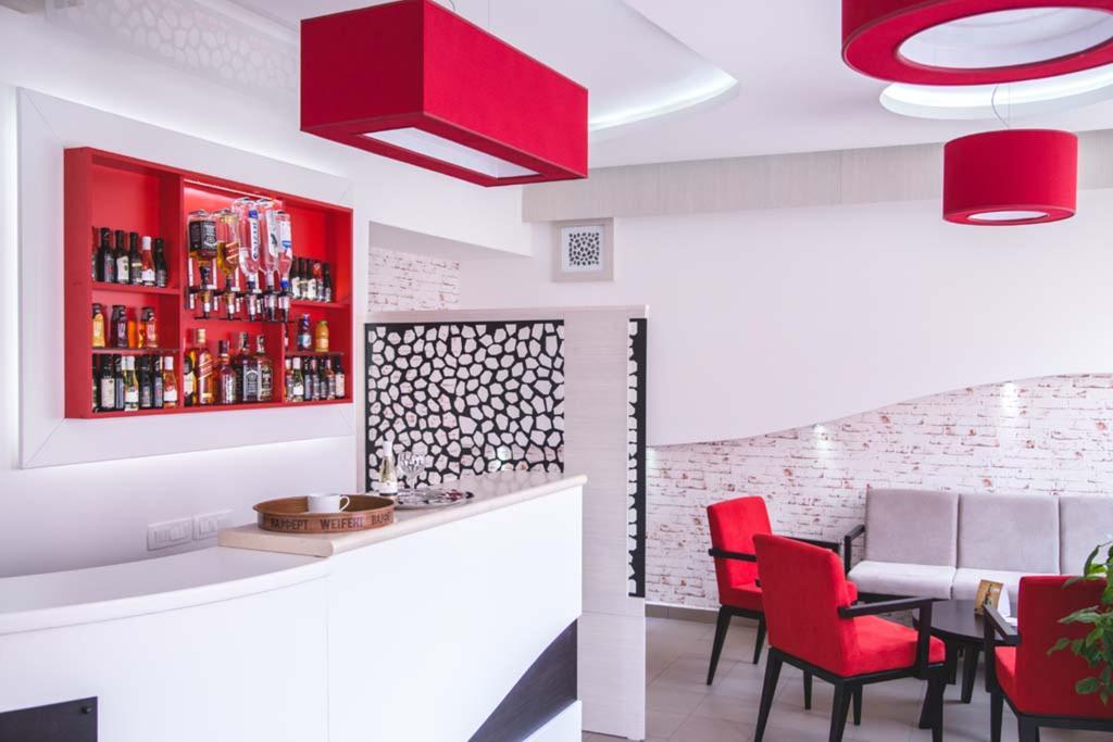 Garni Hotel Alma Pirot Eksteriør bilde
