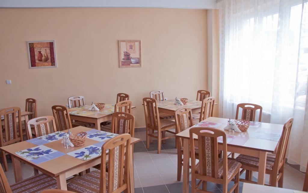 Garni Hotel Alma Pirot Eksteriør bilde