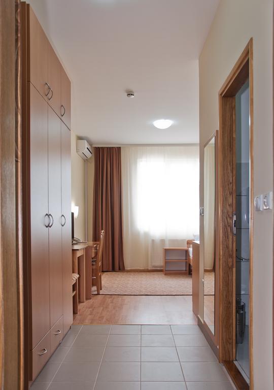 Garni Hotel Alma Pirot Eksteriør bilde