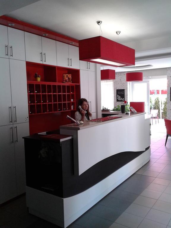 Garni Hotel Alma Pirot Eksteriør bilde