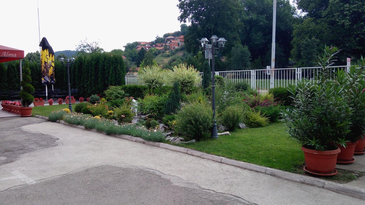 Garni Hotel Alma Pirot Eksteriør bilde