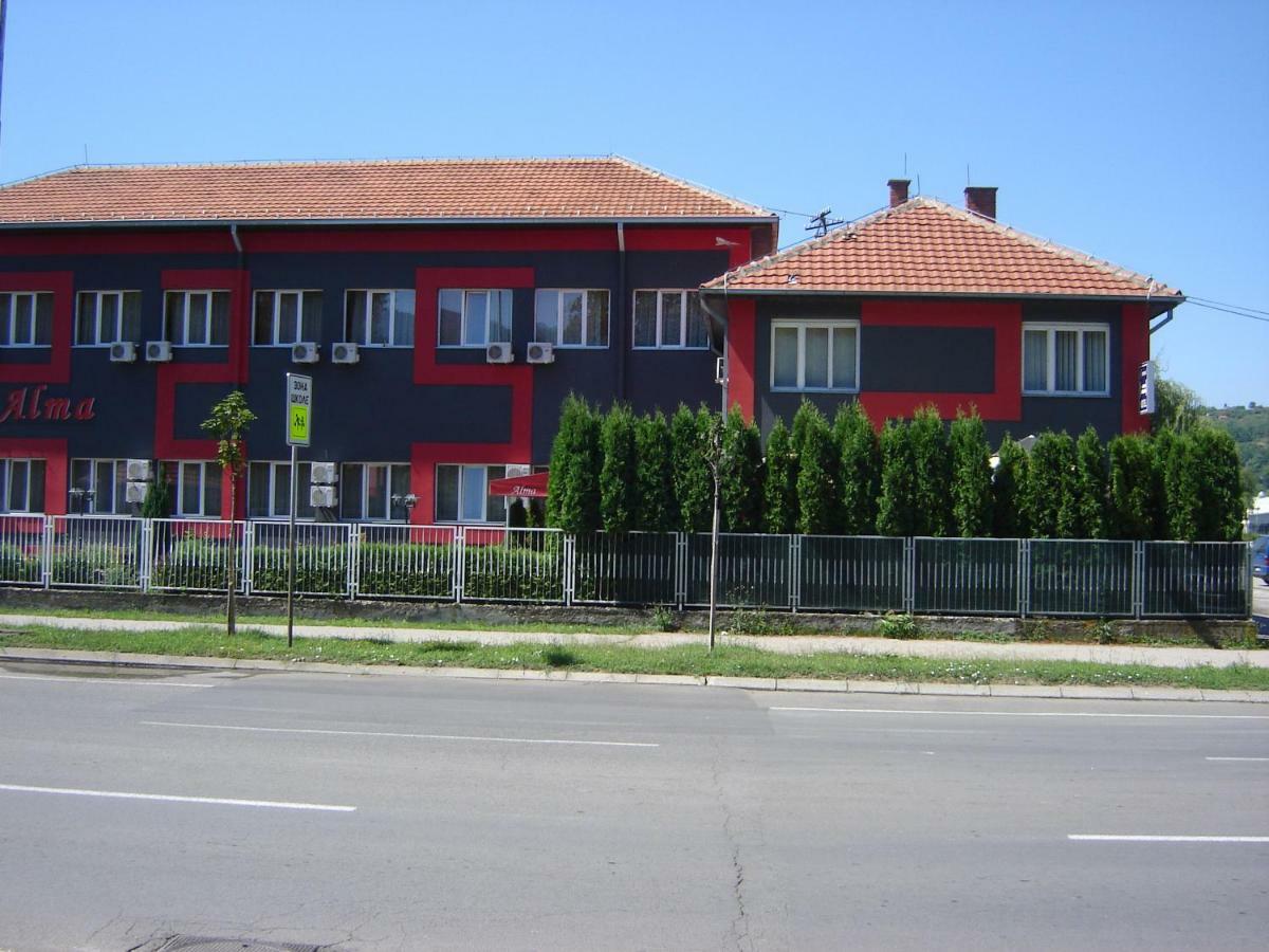 Garni Hotel Alma Pirot Eksteriør bilde